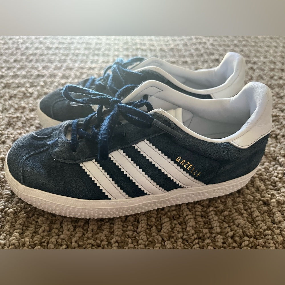 Boys adidas Gazelle Toddler Size 10 Navy